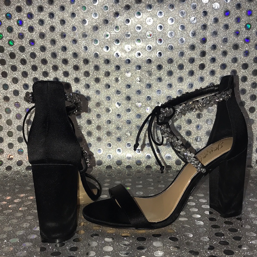 Badgley Mischka embellished black satin sandals. - Picture 7 of 7